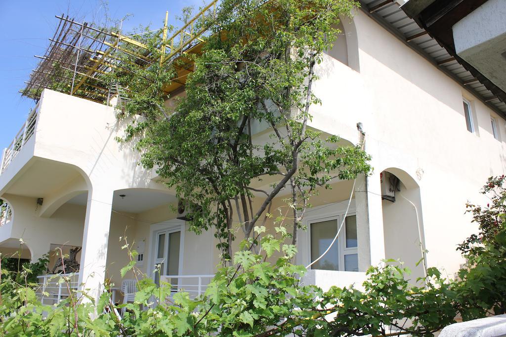Apartments Vretenicic Бар Екстериор снимка