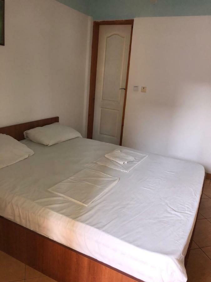 Apartments Vretenicic Бар Екстериор снимка